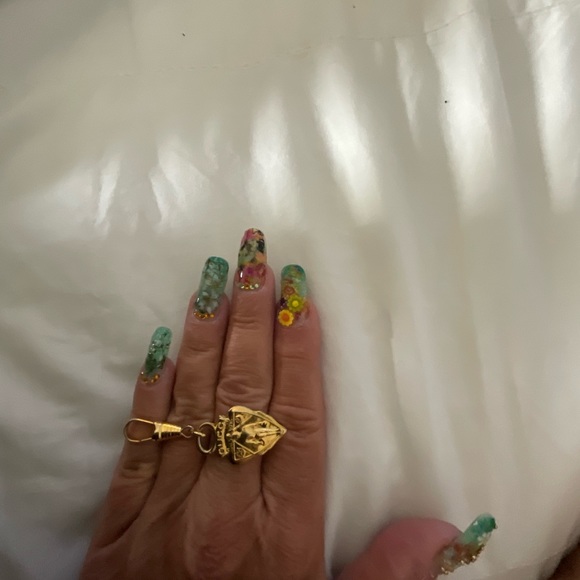 - GUCCI - Picture 4 of 7